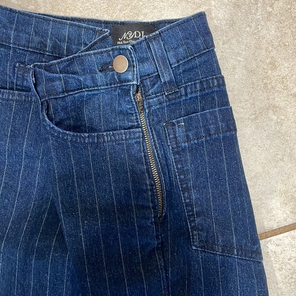 Not Your Daughter’s Jeans Striped Pull On Straight Leg Jeans 2 - Picture 6 of 7